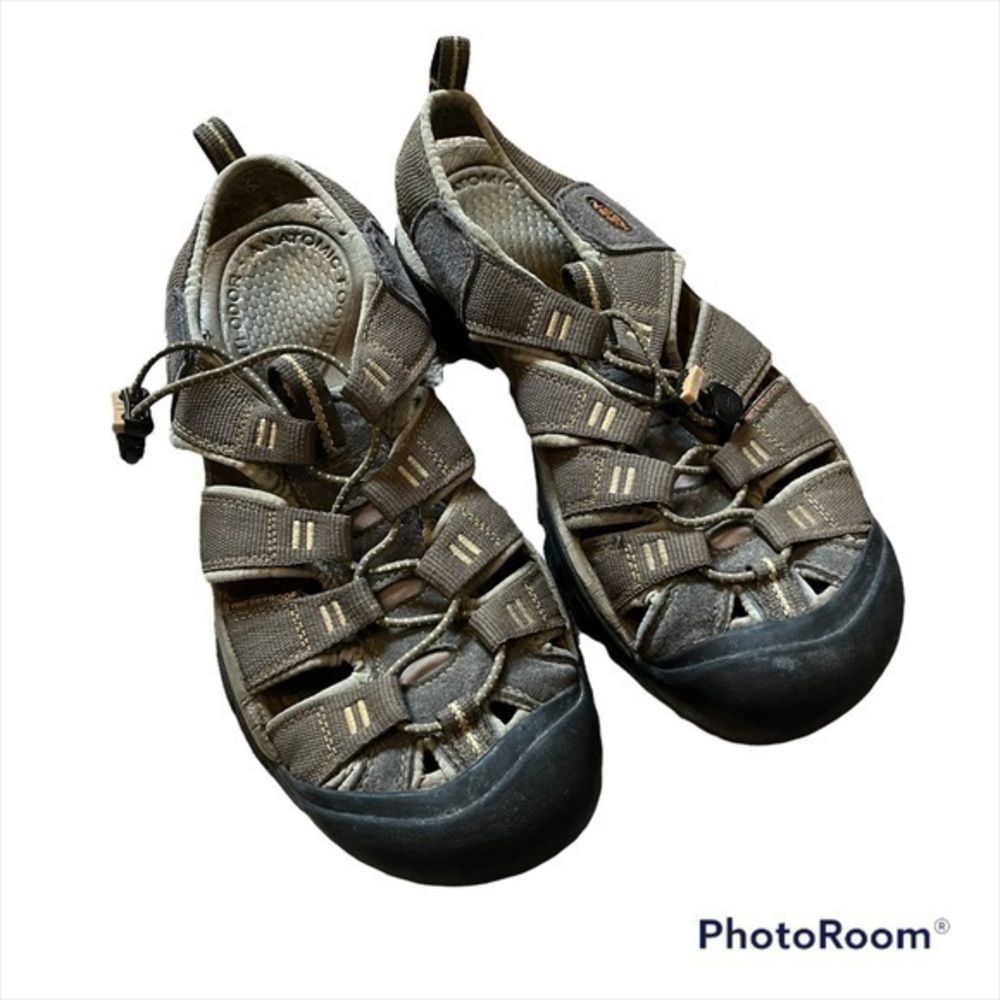 Mens brown tan Keen hiking shoes